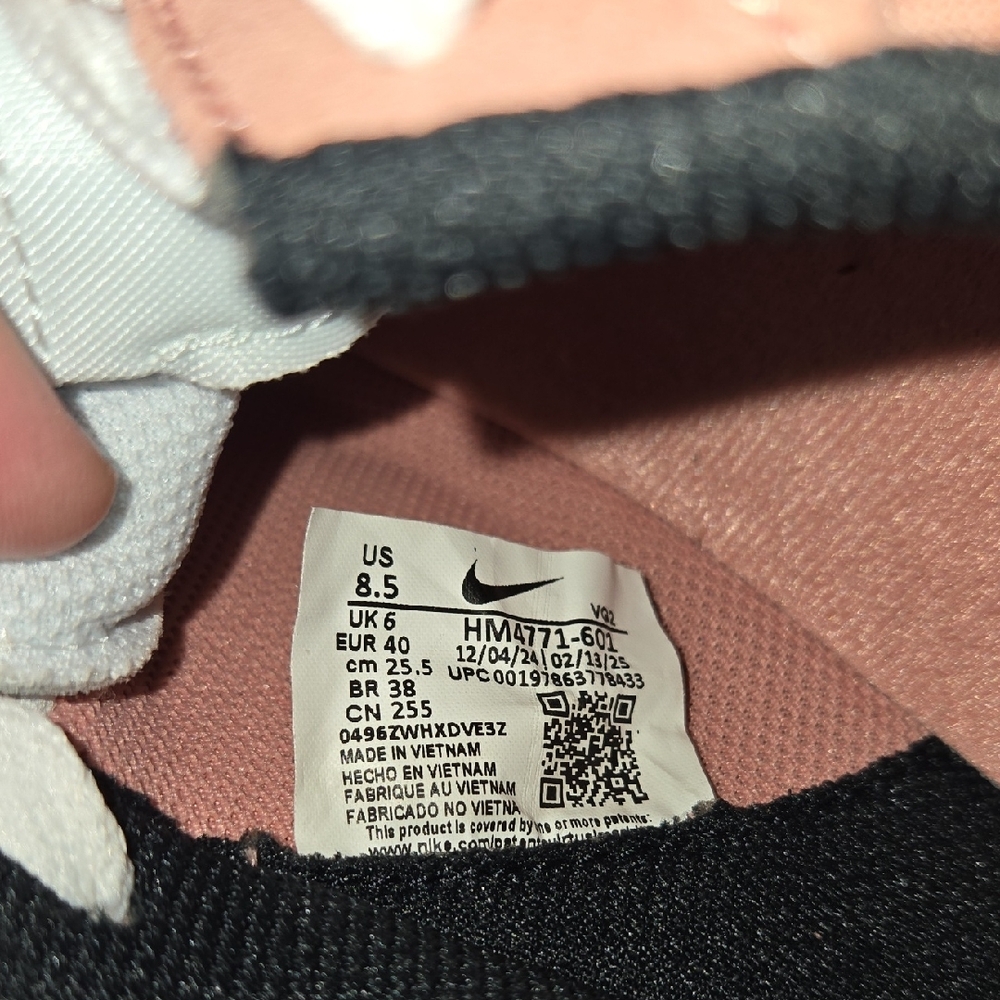 Nike Womens Pink Sneakers - Picture 6 of 6